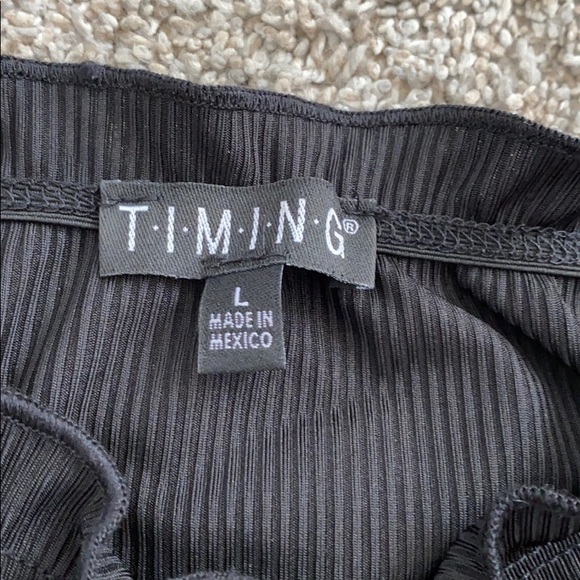 Off the shoulder long sleeve - Picture 2 of 3